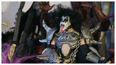 Gene Simmons figuuri (copyright YLE/videokuvaa)